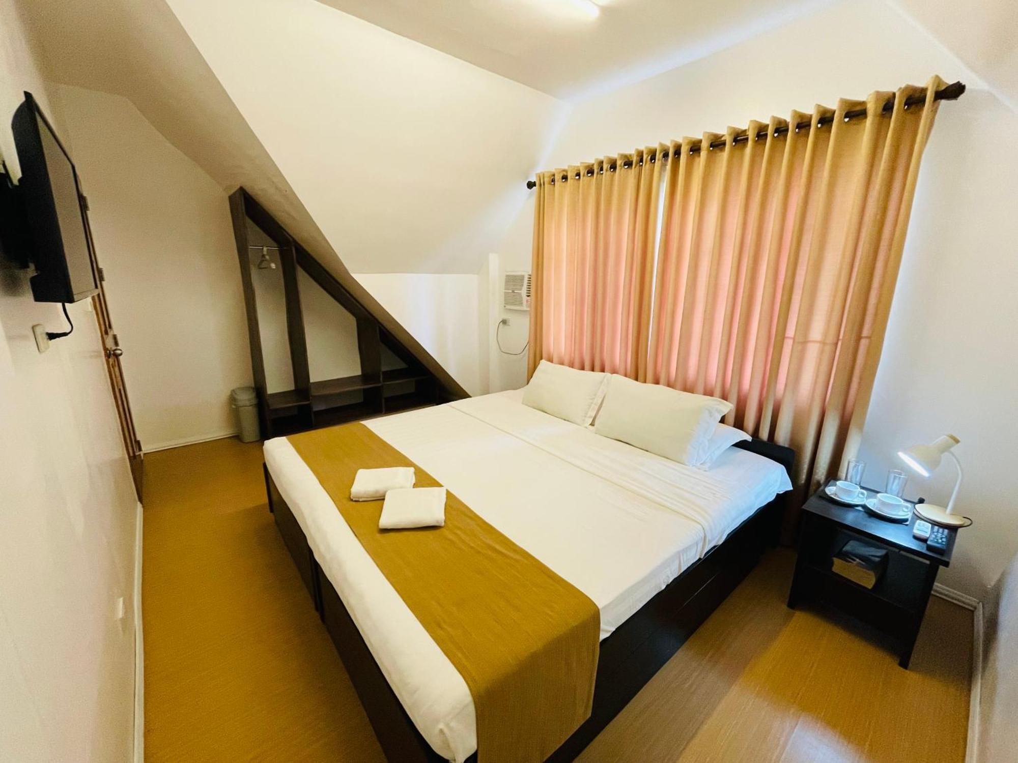 Castle Rock Boracay Aparthotel